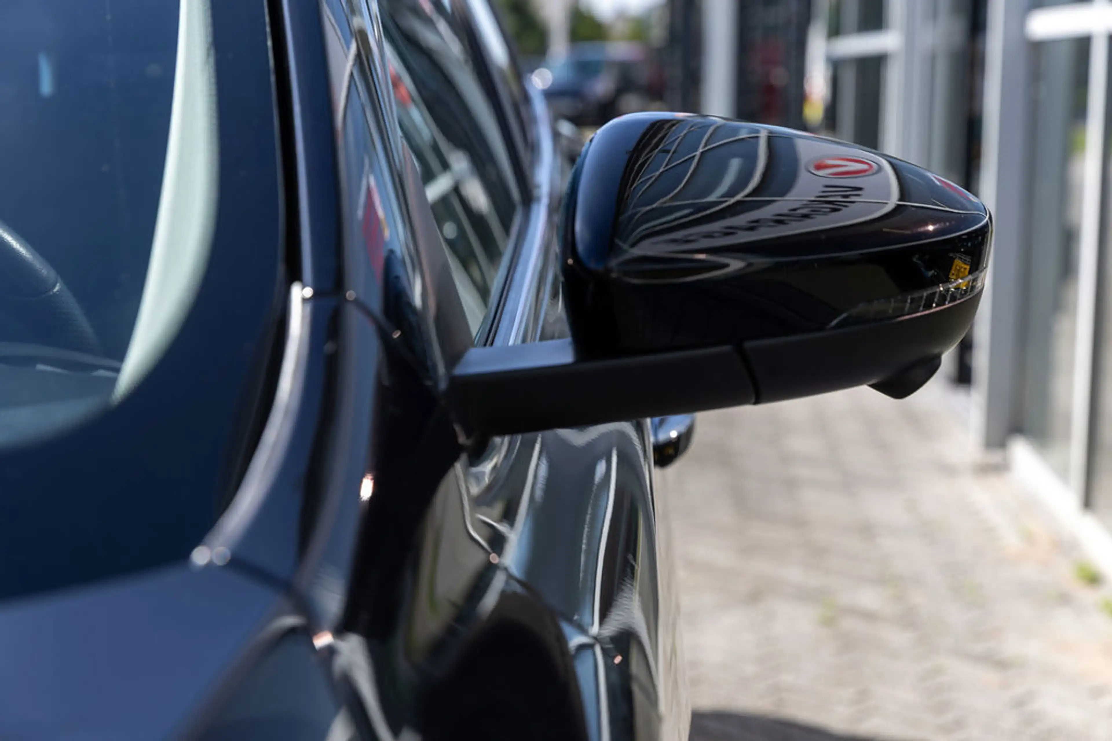 MG MG5 Electric Long Range Luxury 61 kWh Black — photo 31