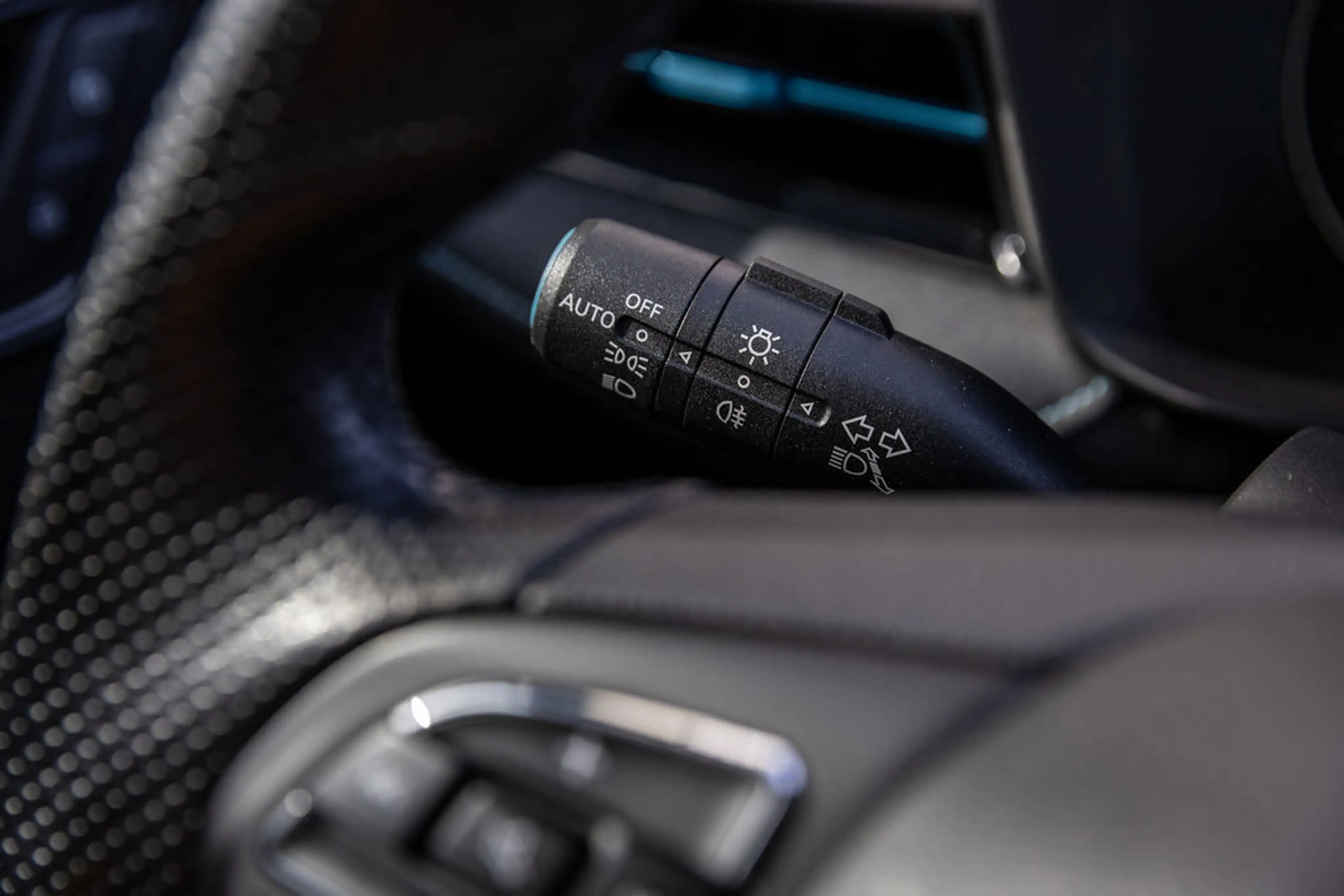 MG MG5 Electric Long Range Luxury 61 kWh Black — photo 15