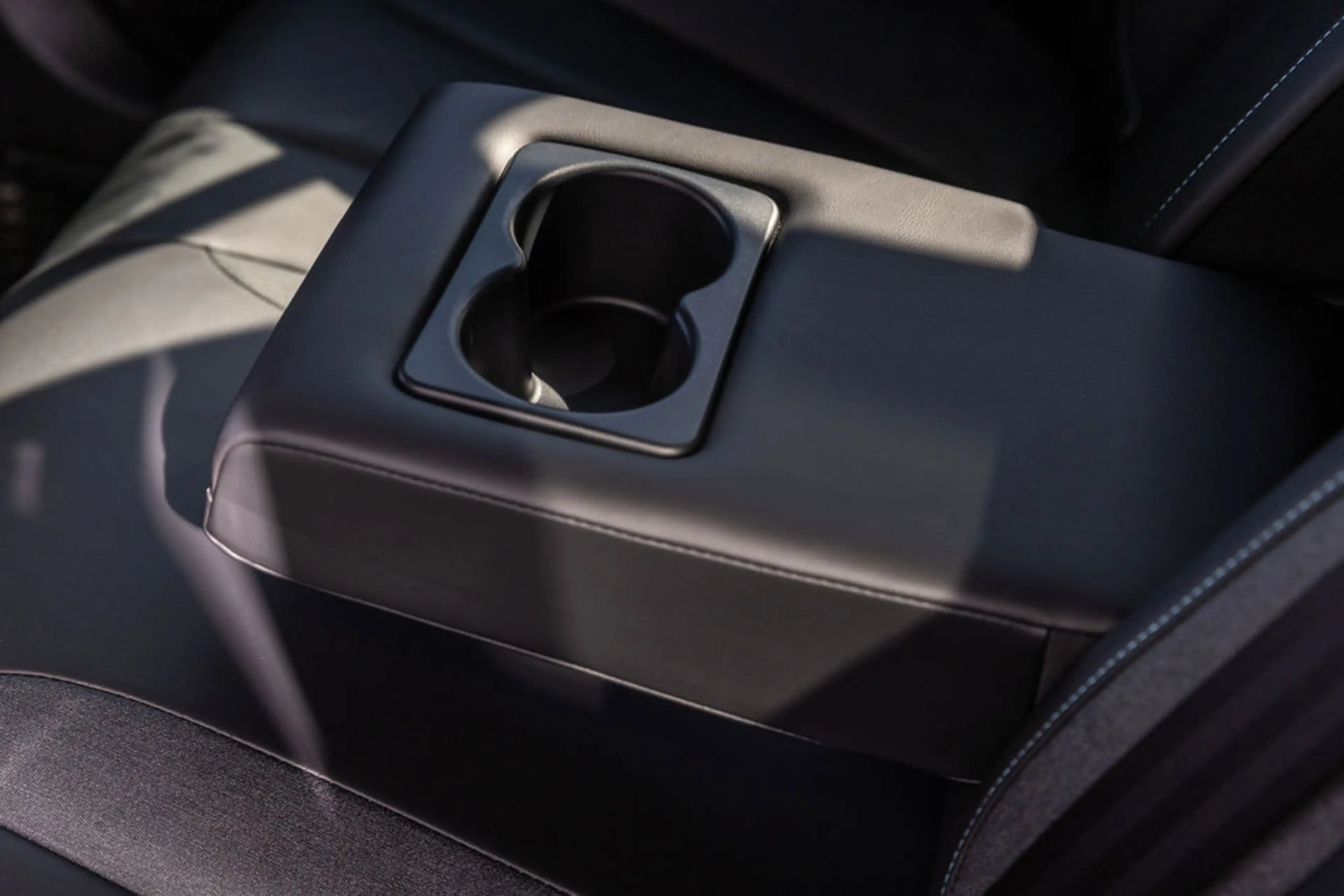 MG MG5 Electric Long Range Luxury 61 kWh Black — photo 35