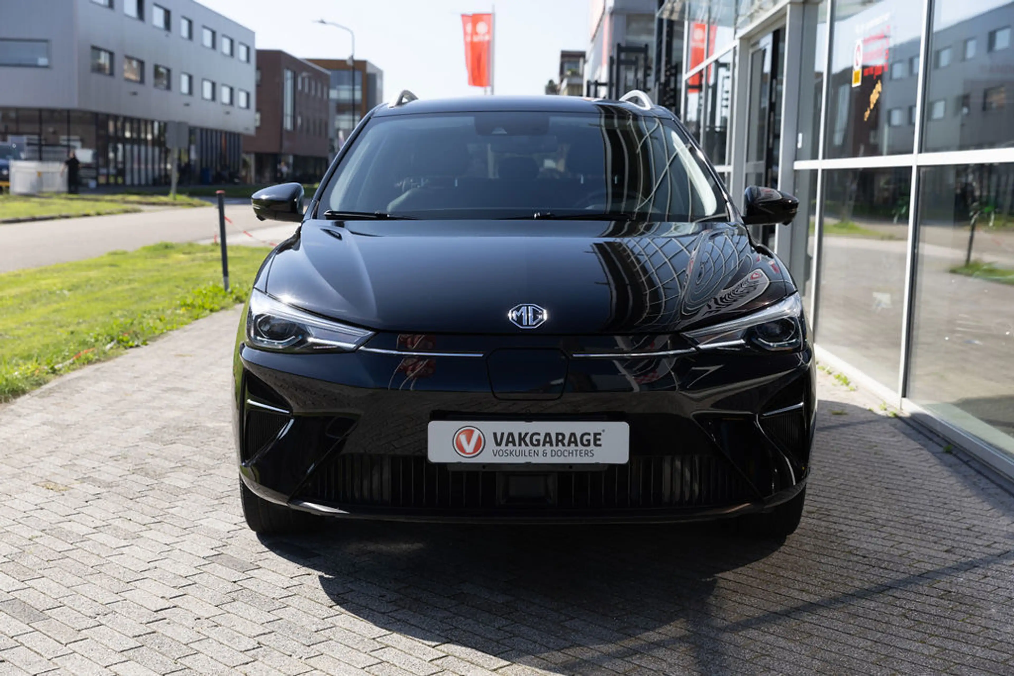 MG MG5 Electric Long Range Luxury 61 kWh Black — photo 49