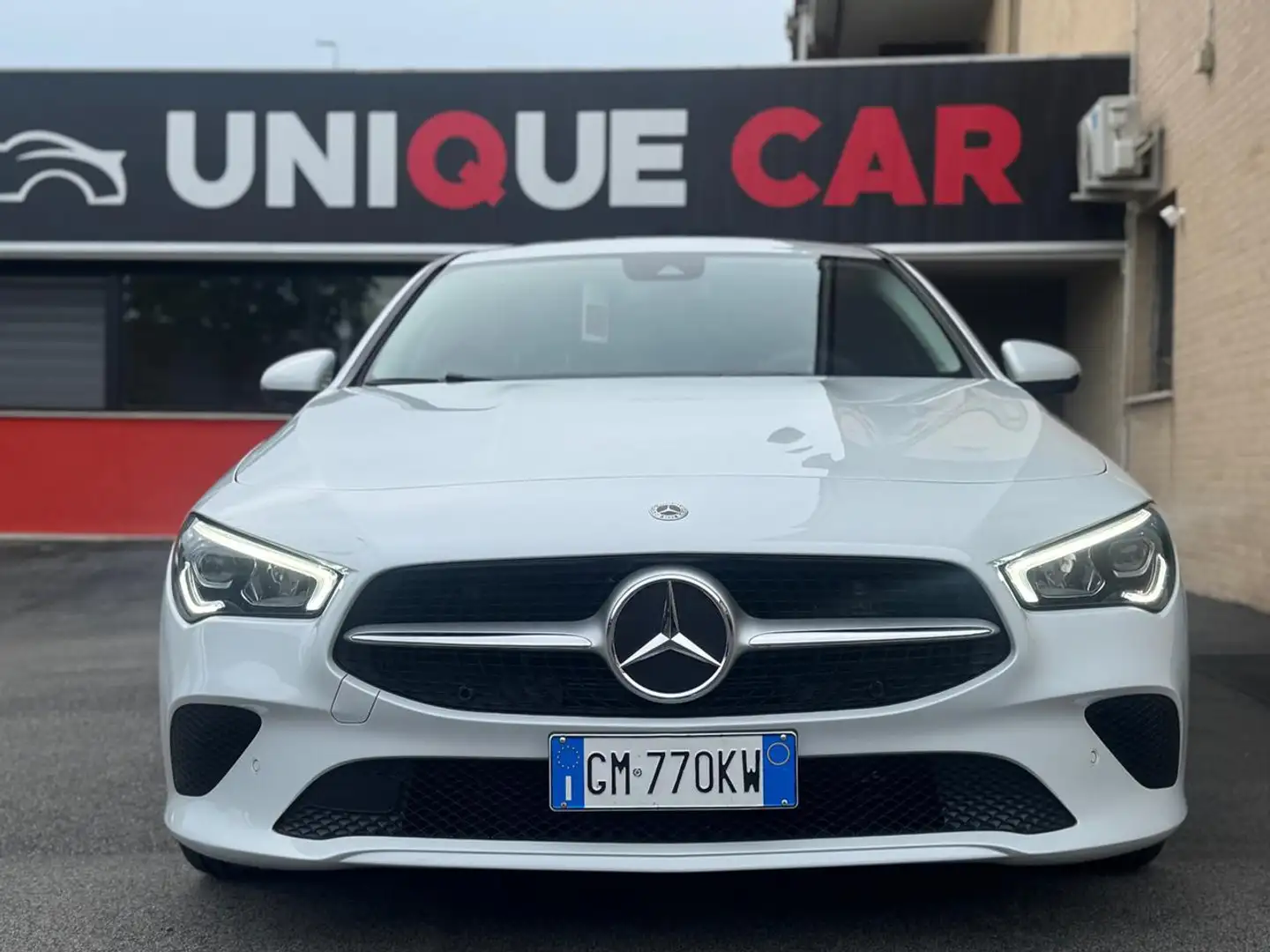 Mercedes-Benz CLA 180 d Automatic Shooting Brake Business Extra Blanc - 2