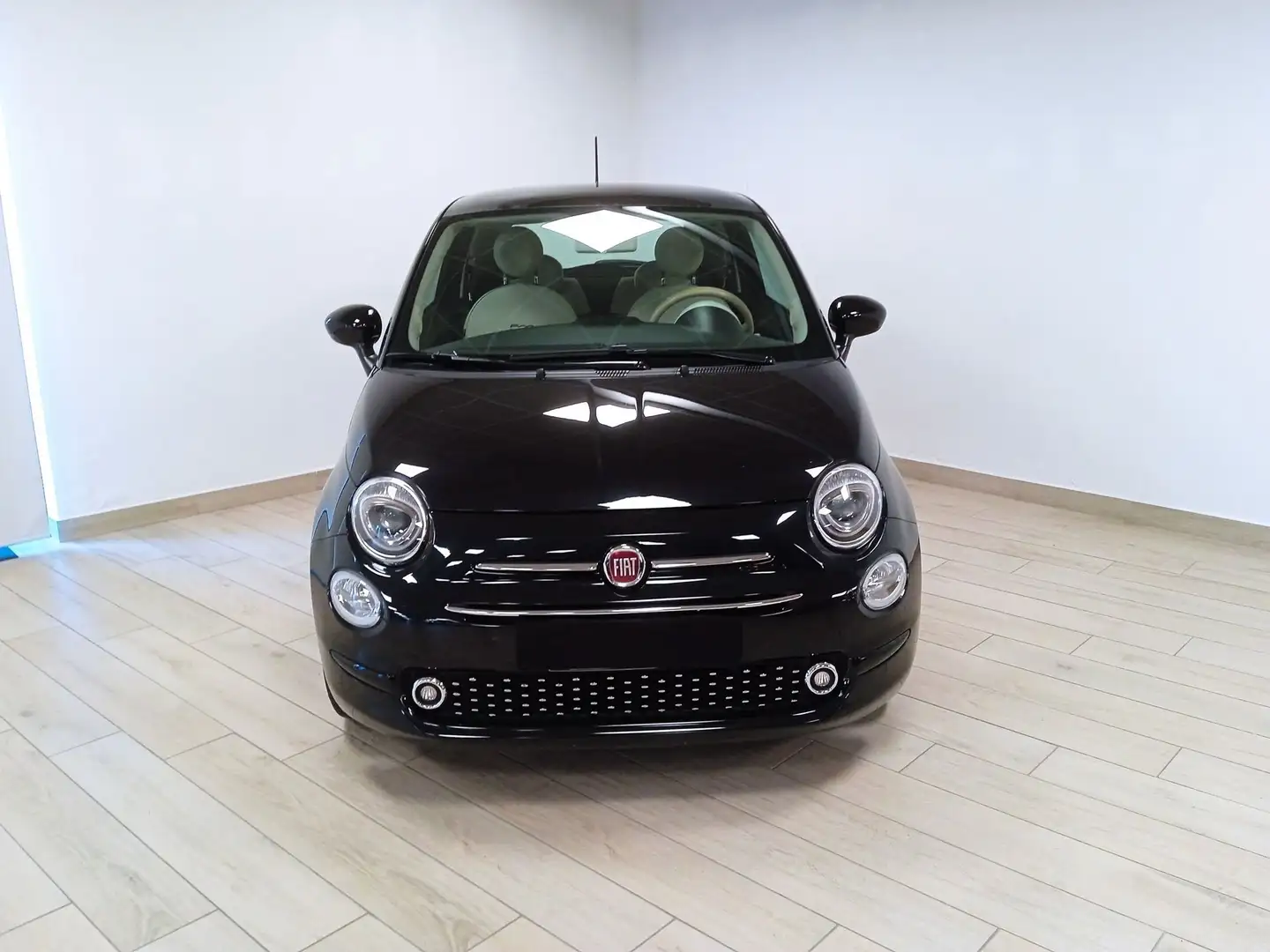 Fiat 500 (2015-->) 1.2 Lounge Černá - 2