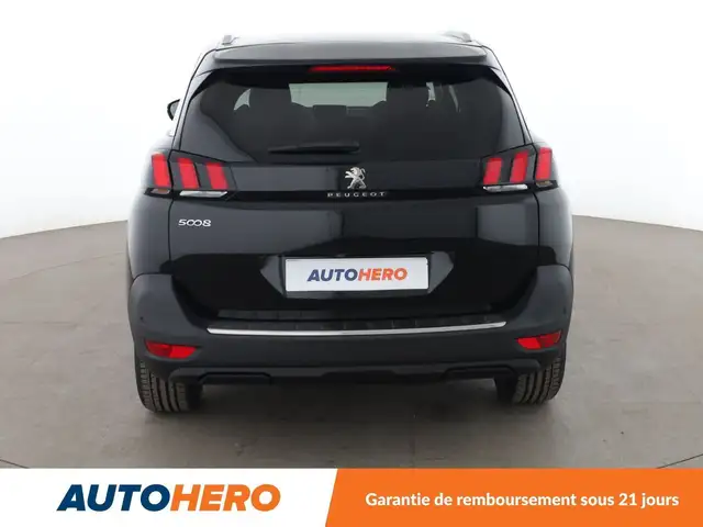 Peugeot 5008 view 5