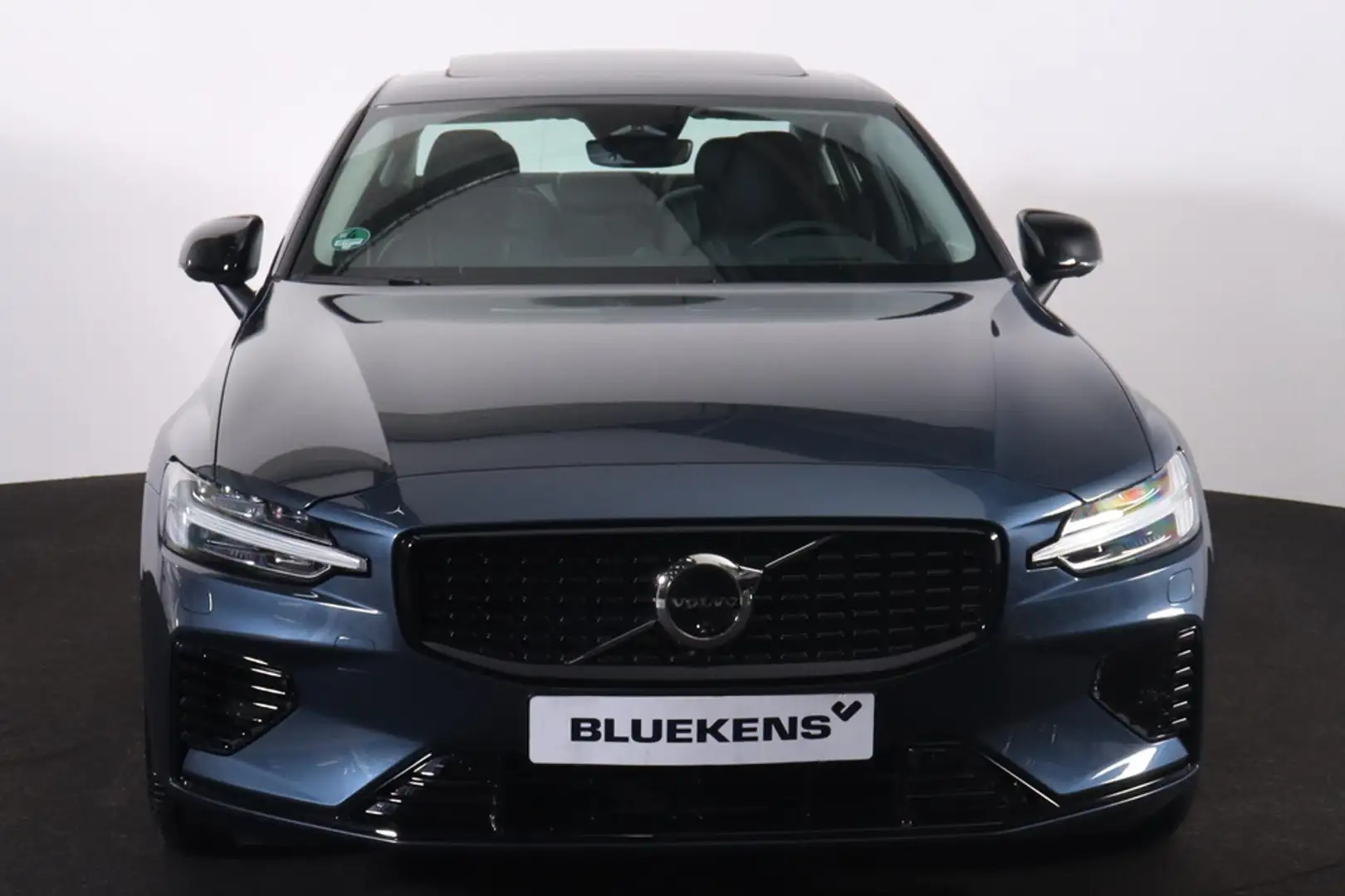 Volvo S60 Recharge T8 AWD Ultimate Dark - Panorama/schuifdak Blauw - 2