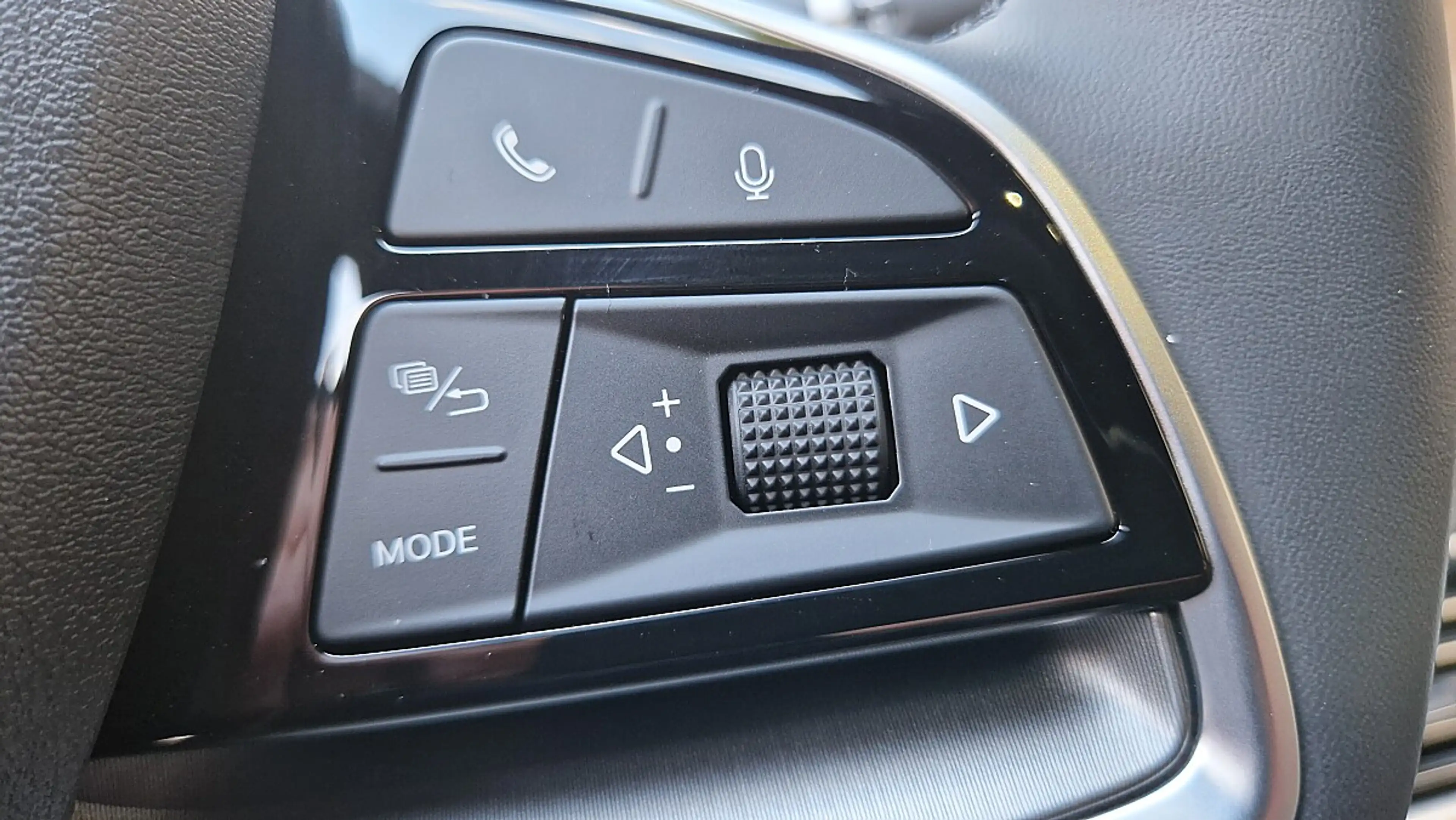 BYD Seal U DM-i PHEV 18,3kWh AWD Design Österreich Paket — photo 15