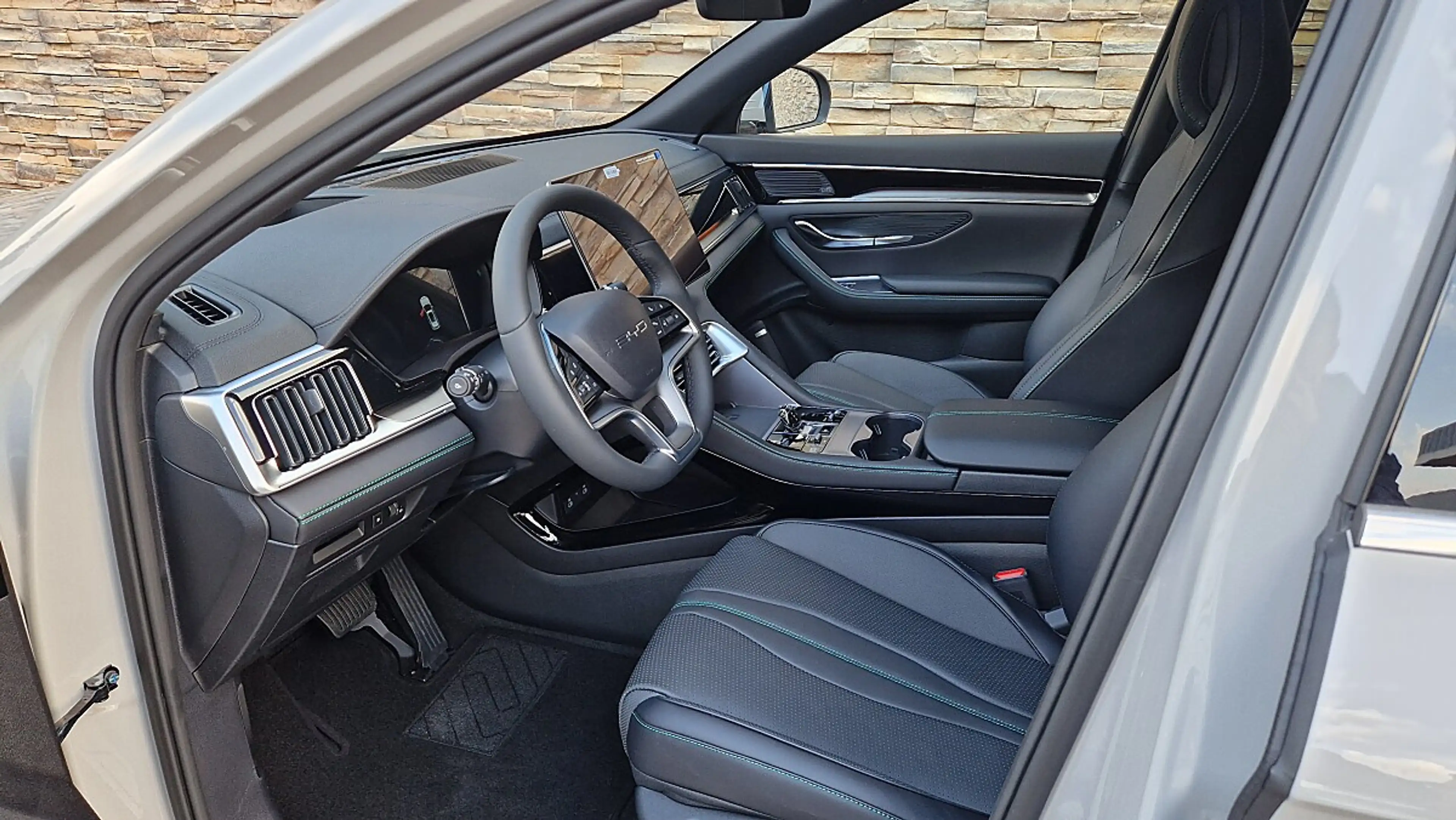 BYD Seal U DM-i PHEV 18,3kWh AWD Design Österreich Paket — photo 10