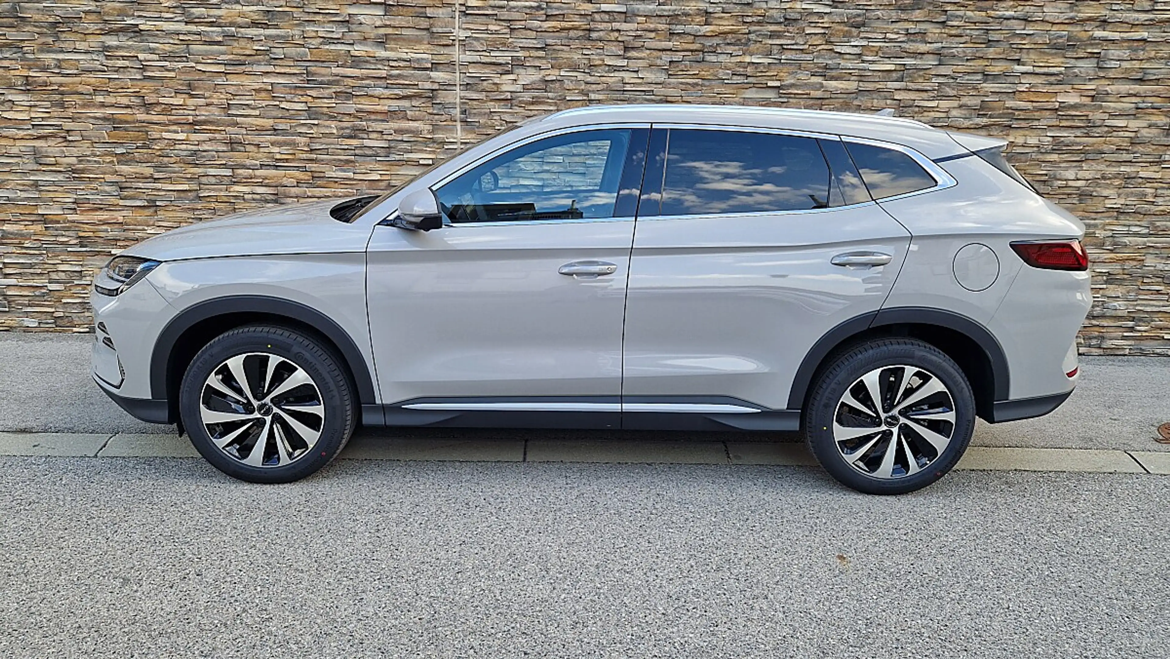 BYD Seal U DM-i PHEV 18,3kWh AWD Design Österreich Paket — photo 4