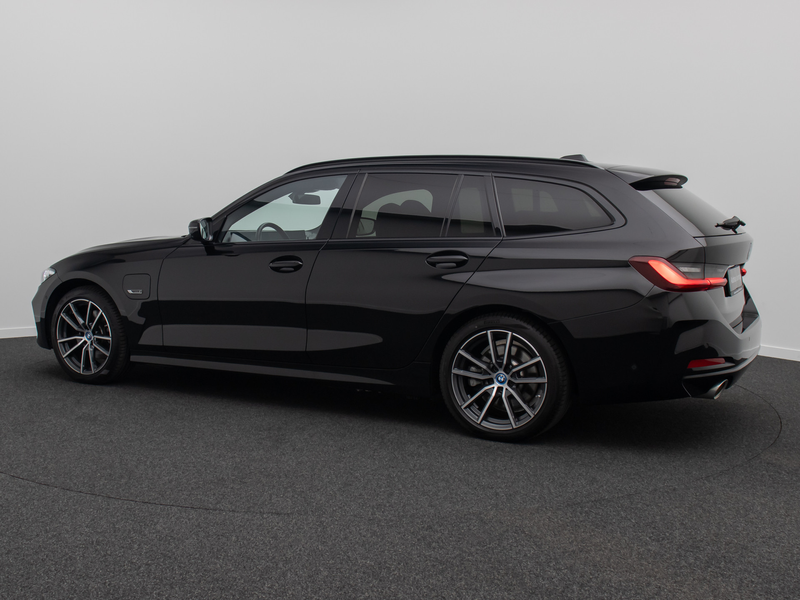 BMW 330 360°HUD DAB HiFi Lnkrhzg ACC Komfort Sport — photo 10