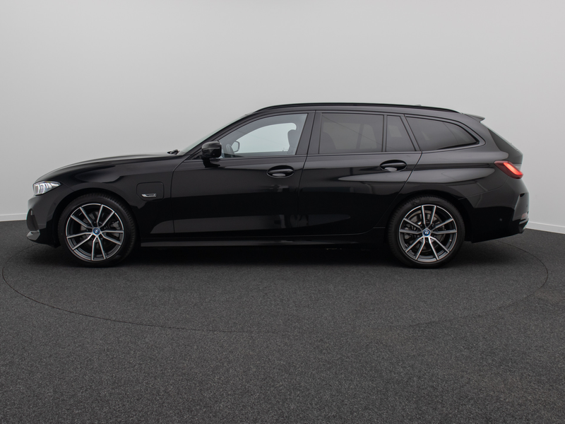 BMW 330 360°HUD DAB HiFi Lnkrhzg ACC Komfort Sport — photo 11