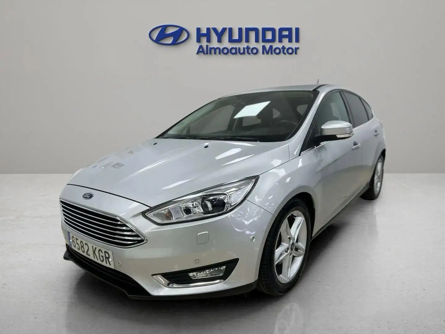 Ford Focus 1.5TDCi Titanium 120 Grau - 1