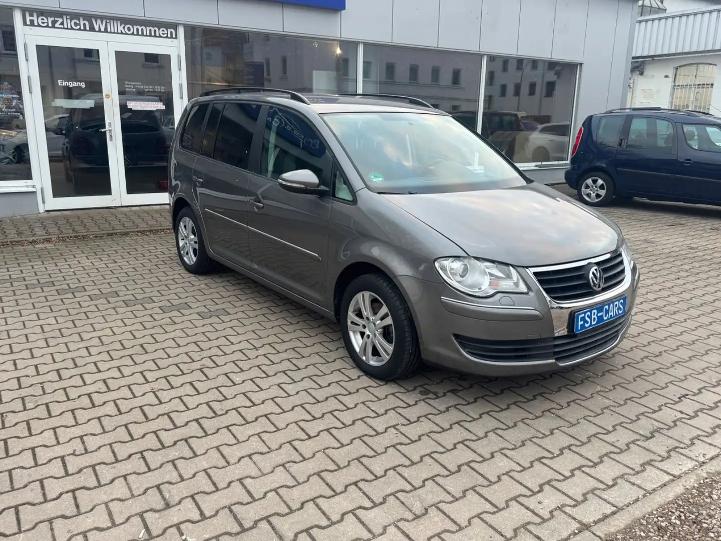 Volkswagen Touran Trendline Grau - 2