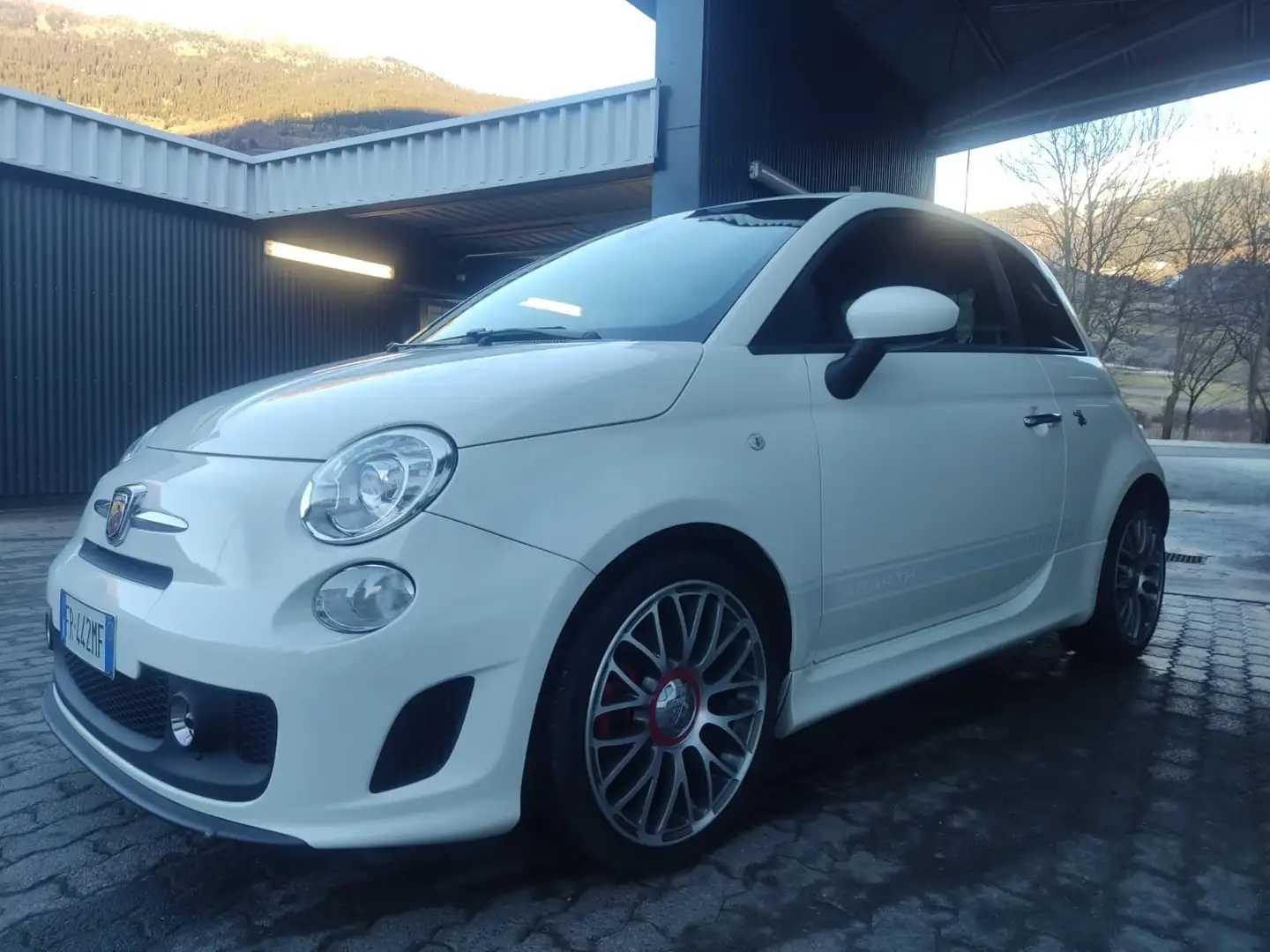 Abarth 500 500 1.4 16v Turbo T-Jet 135CV Weiß - 2