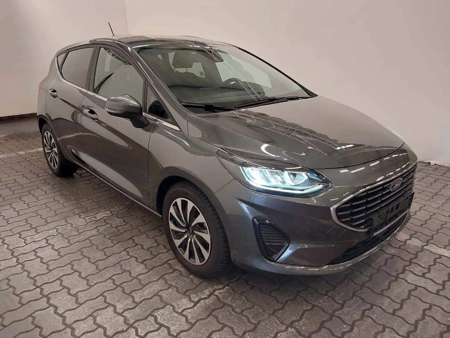 Ford Fiesta Titanium X *NAVI*LED*KAMERA*SHZ* Grau - 2