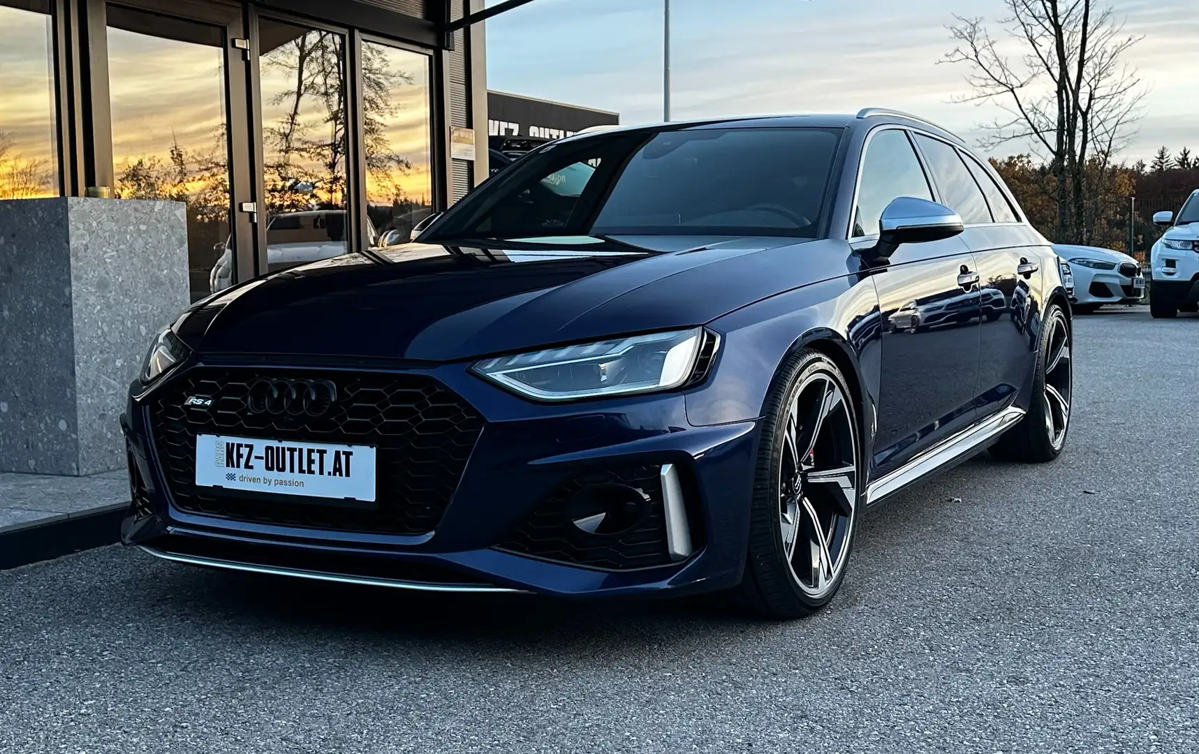 Audi RS4 2.9 TFSI Quattro Blau - 1