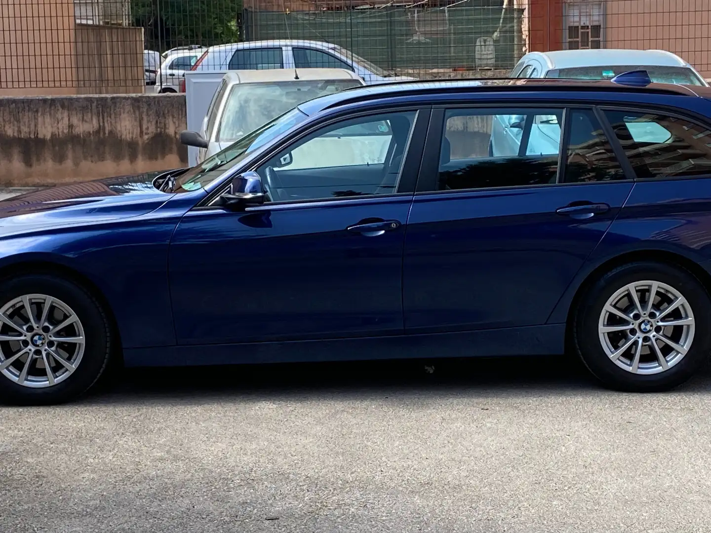 BMW 320 Serie 3 F31 2015 Touring 320d Touring Luxury auto Blu/Azzurro - 1