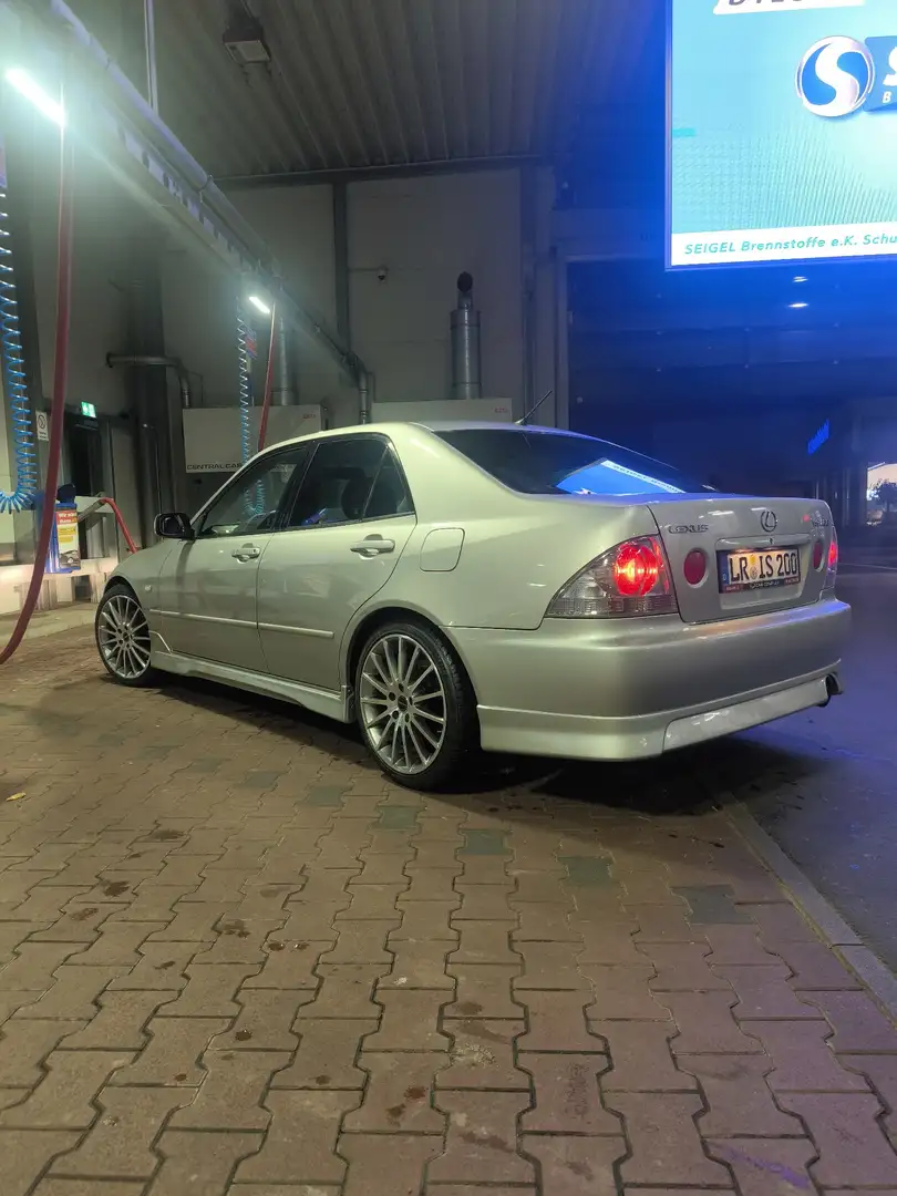 Lexus IS 200 Sport /Schalter/TRD Bodykit/Torsen/Tüv bis 11.2027 Silber - 1