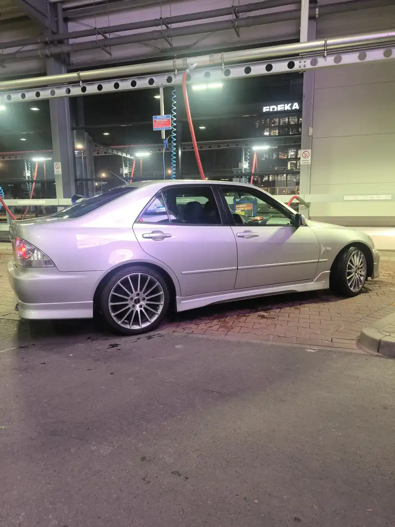 Lexus IS 200 Sport /Schalter/TRD Bodykit/Torsen/Tüv bis 11.2027 Silber - 2