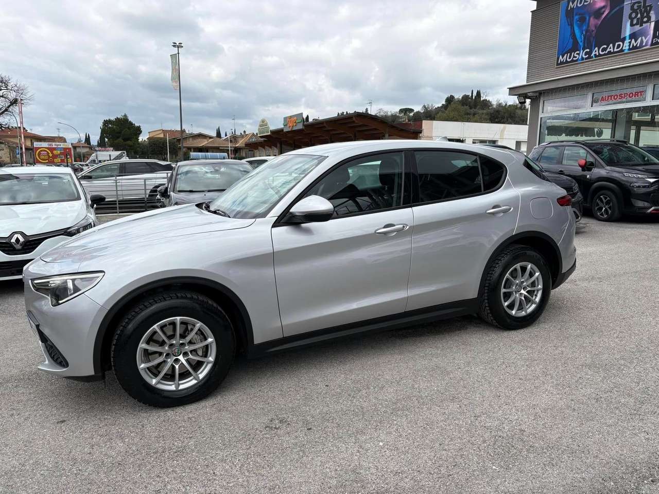 Alfa Romeo Stelvio Stelvio 2.2 t Business Q4 190cv auto my19