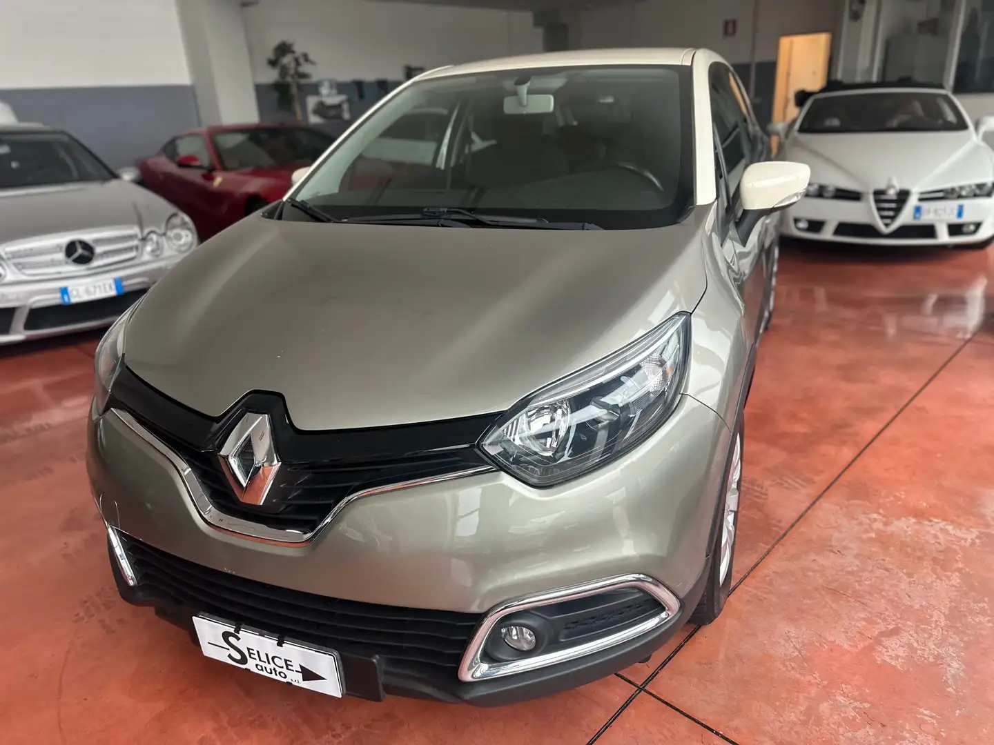 Renault Captur 0.9 tce energy R-Link s&s 90cv Beige - 1