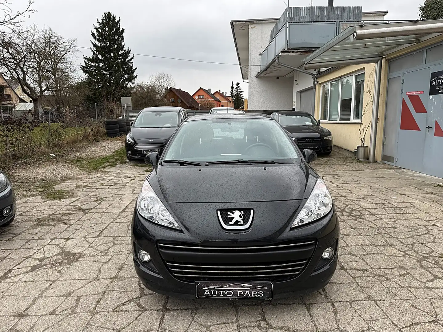 Peugeot 207 Active 1,6 HDi 95 FAP Schwarz - 2