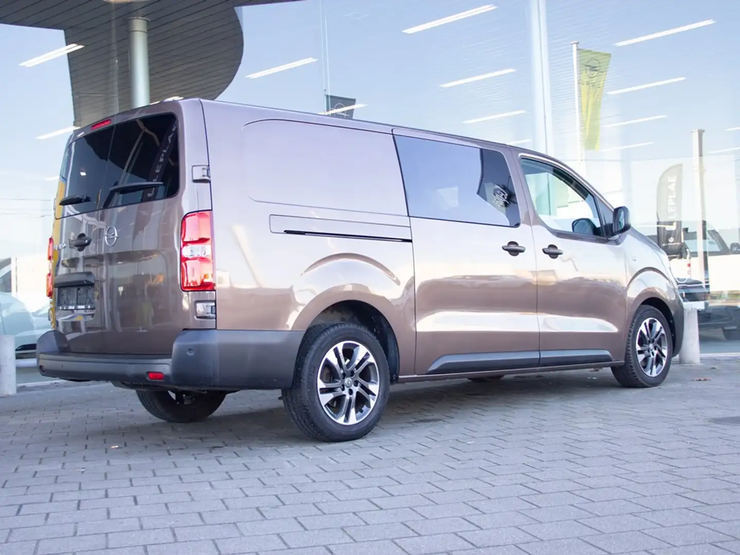 Opel Vivaro DUB CAB 5PL 2.0 122PK |GPS|CAMERA| Braun - 2