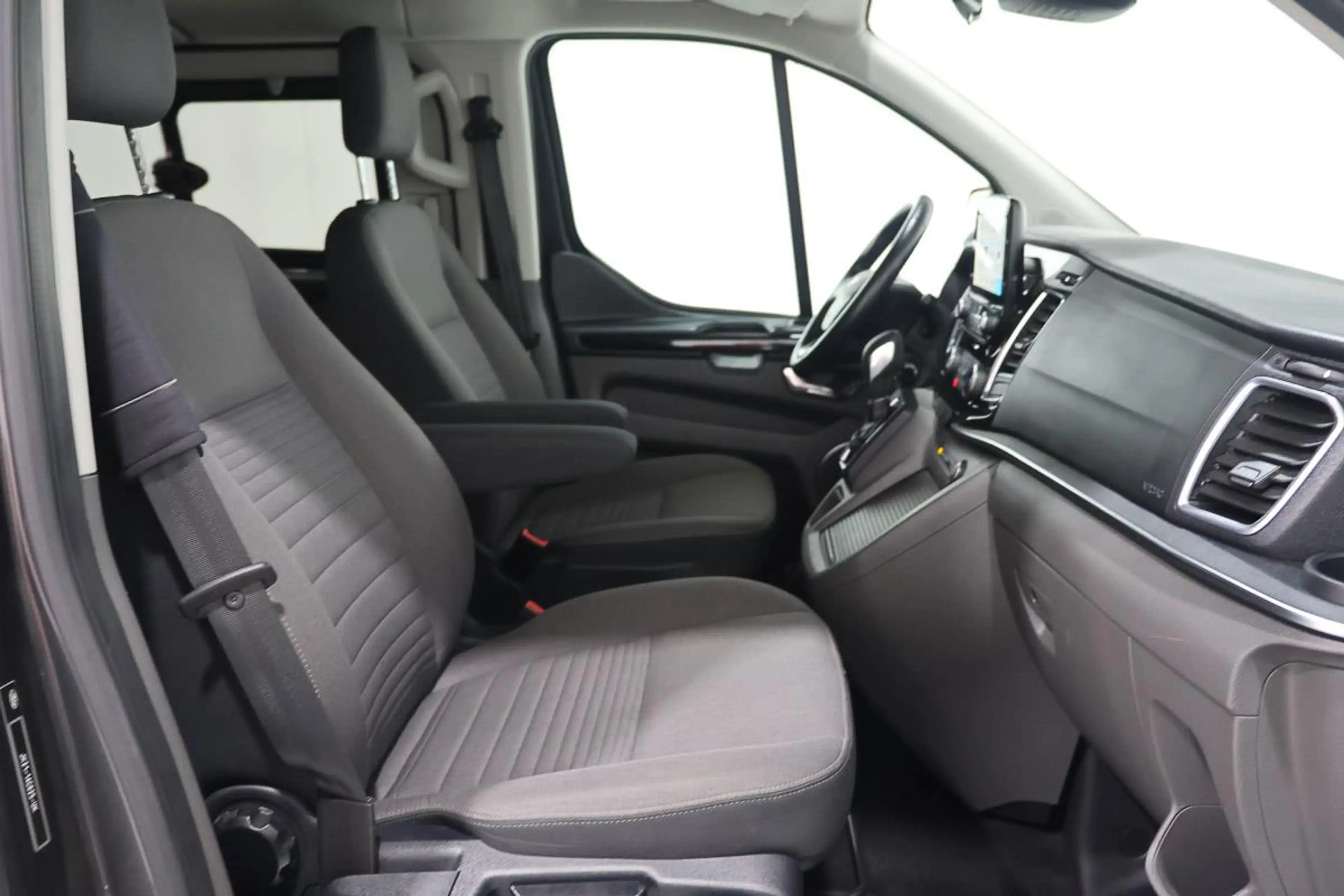 Ford Tourneo CUSTOM 2.0D 170 AUTOMATIQUE 8 PLACES GPS ATTELAGE — photo 8
