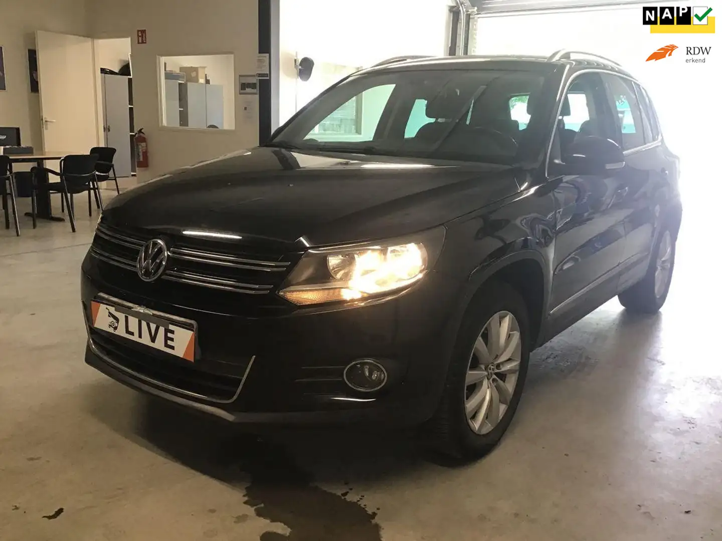 Volkswagen Tiguan 1.4 TSI Sport&Style // 05-TPH-9 / NL PRIJS 6700 Zwart - 1