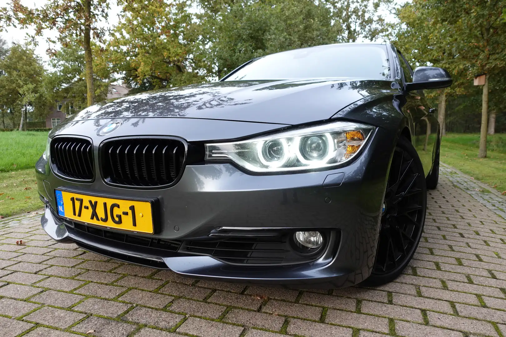BMW 320 3-serie 320i High Executive Grau - 2