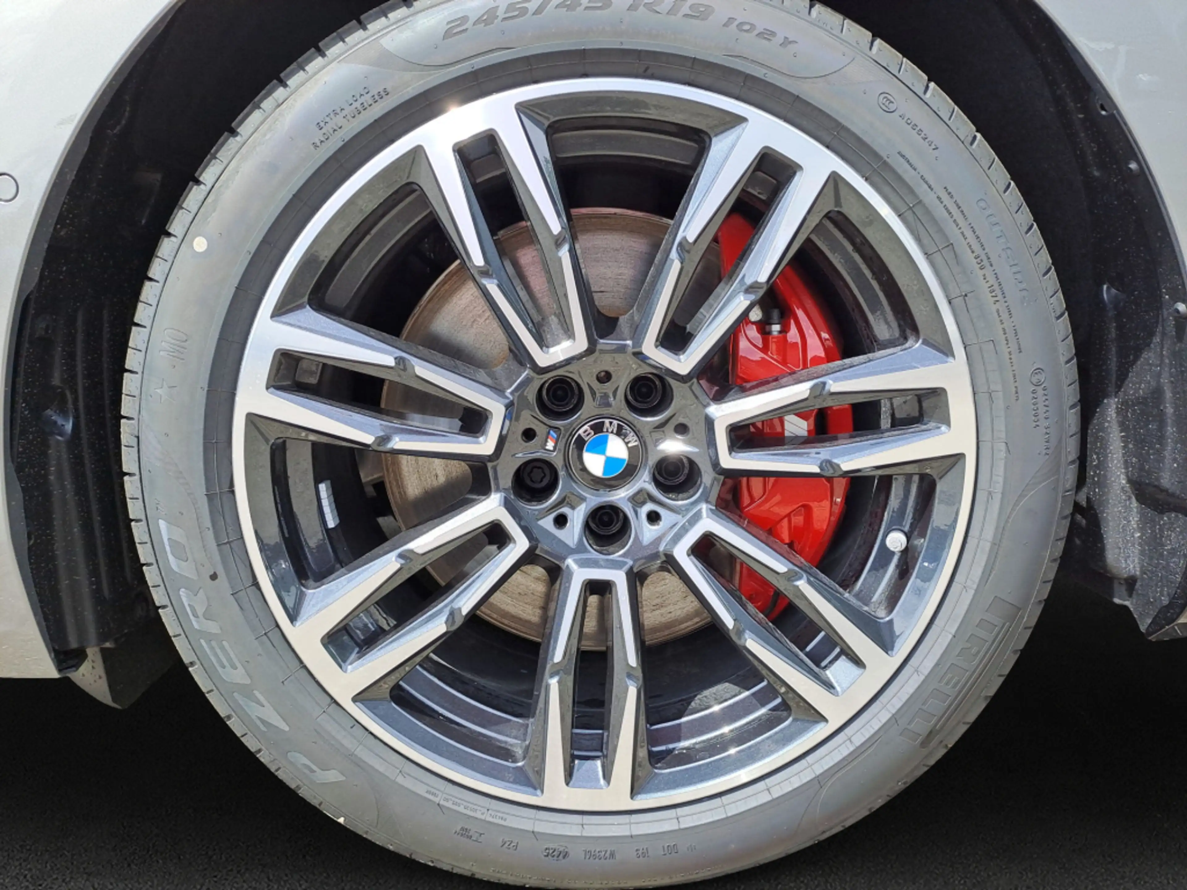 BMW i5 eDrive40 — photo 9