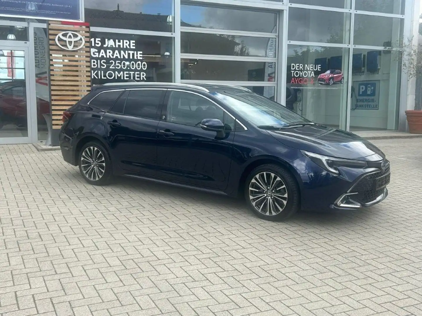 Toyota Corolla TS Hybrid Team D 2.0 Navi LED ACC Apple CarPlay An Bleu - 2
