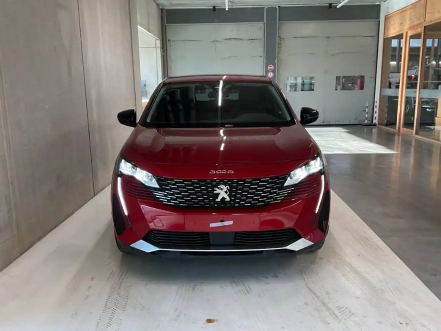 Peugeot 3008 2 1.2 PureTech 96kW S&S Auto Allure Pack Rouge - 2