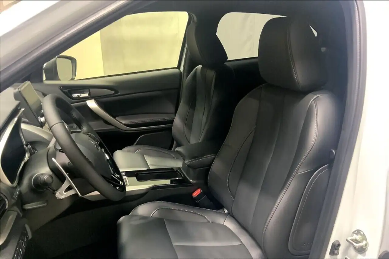 Mitsubishi Eclipse Cross photo Mitsubishi Eclipse Cross
