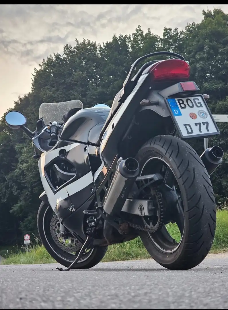 Suzuki GSX 600 Noir - 2