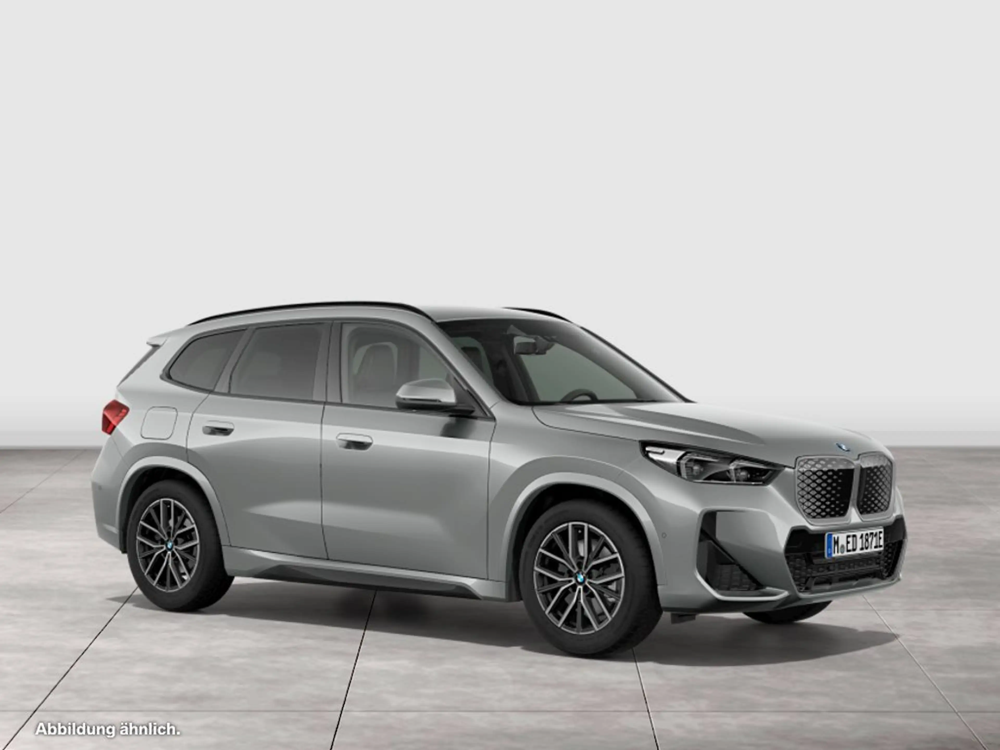BMW iX1 eDrive20 — photo 9