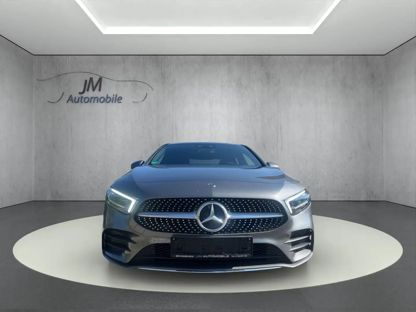 Mercedes-Benz A 180 Lim. AMG Pano Leder Grau - 2