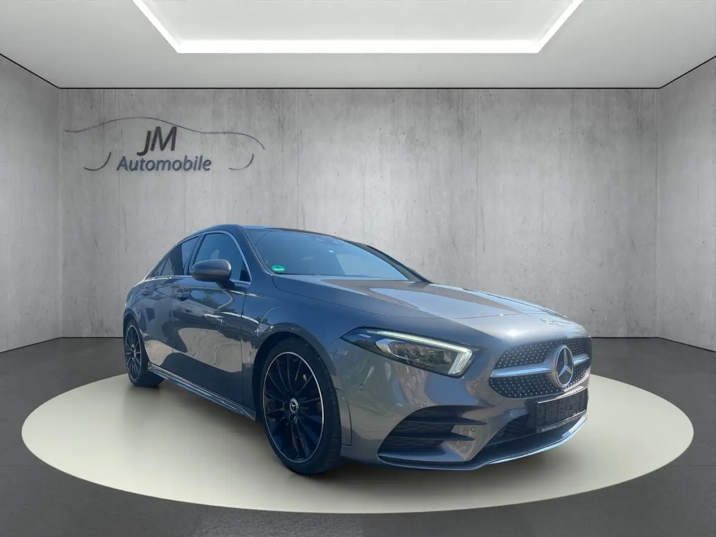 Mercedes-Benz A 180 Lim. AMG Pano Leder Grau - 1