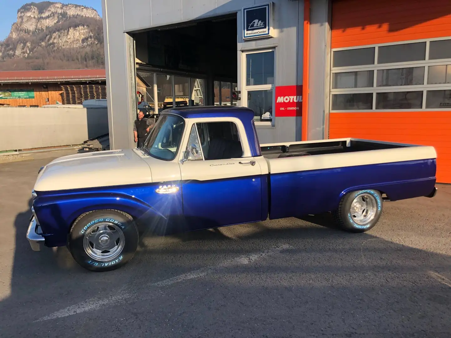 Ford F 100 Blau - 2