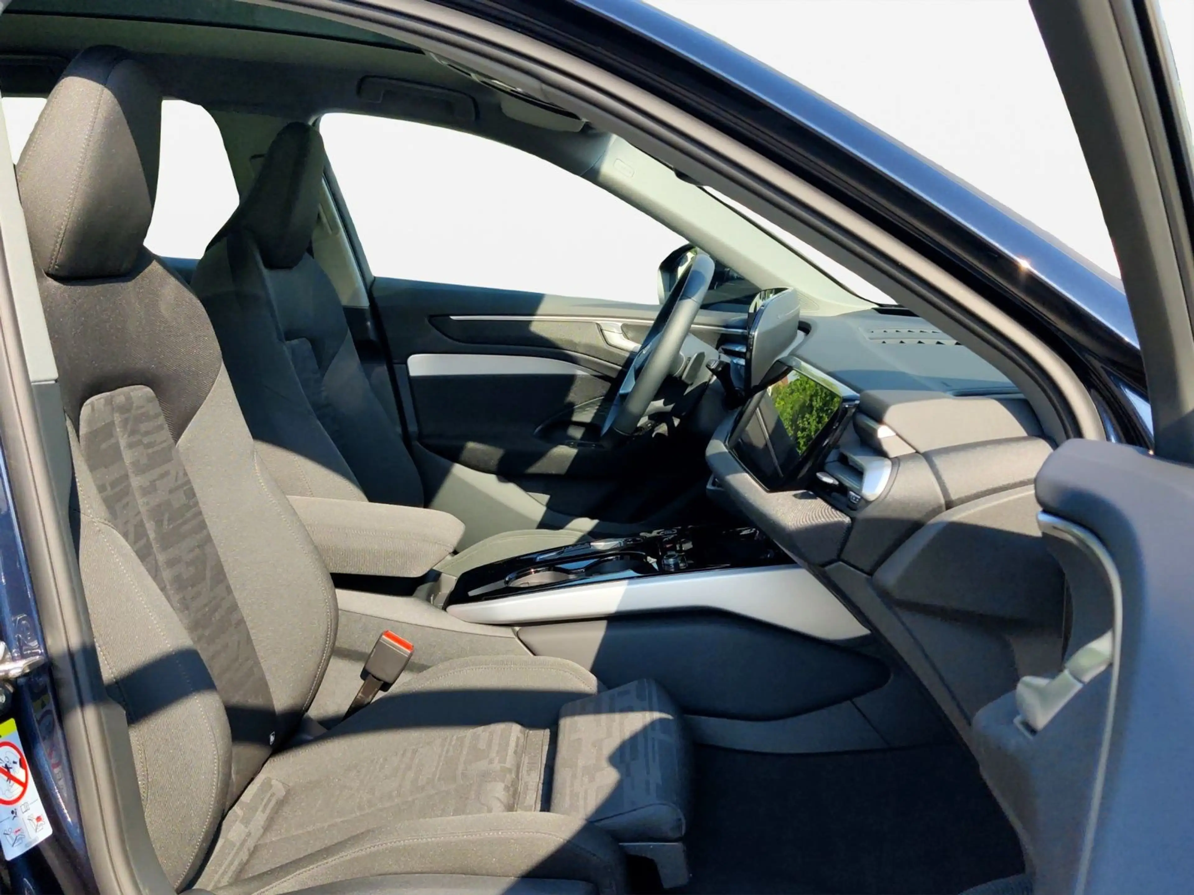Audi A6 TDI quattro 150 kW Pano*Matrix*AHK*360° — photo 3