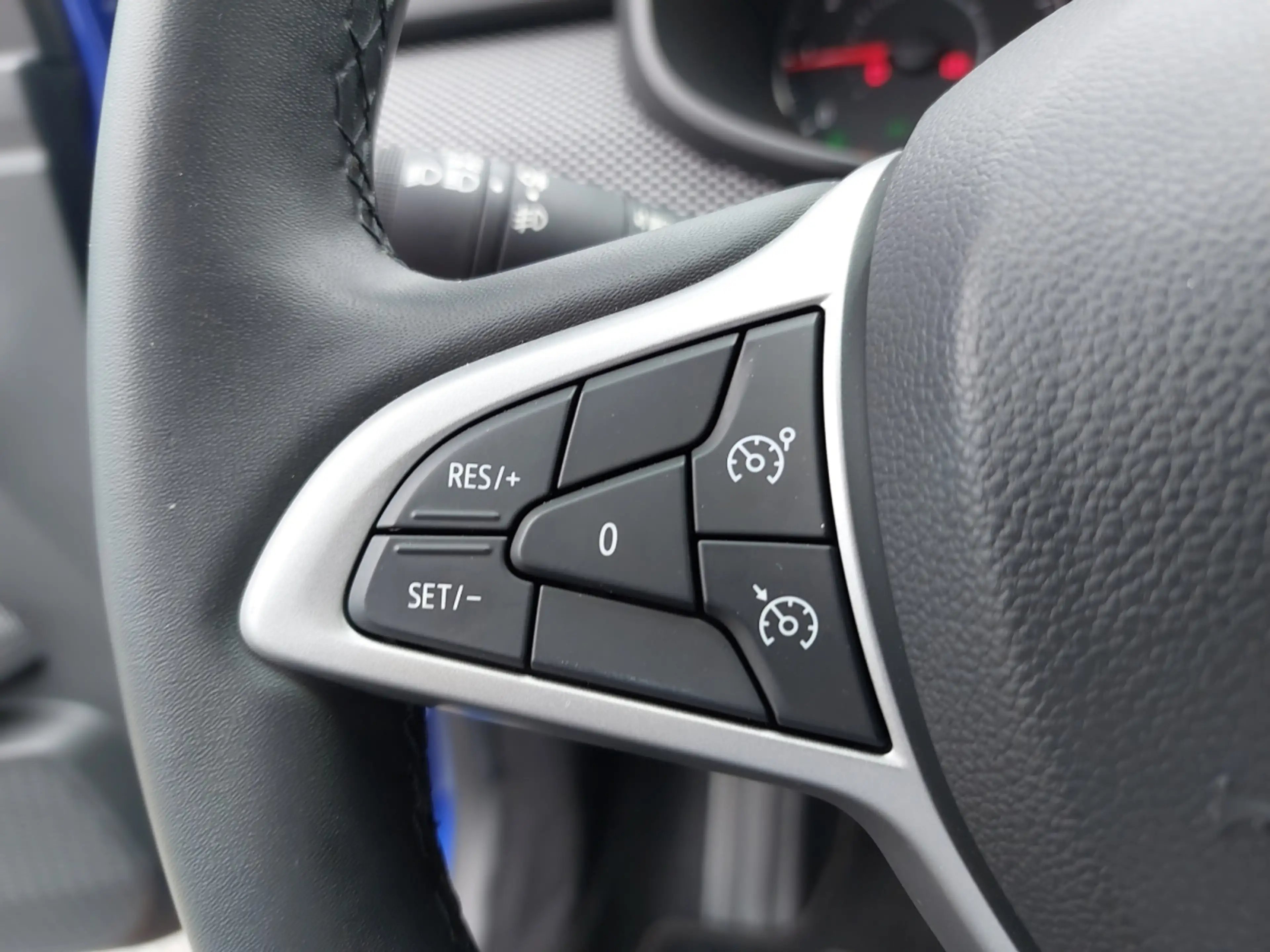 Dacia Sandero Expression SCe 65 — photo 16