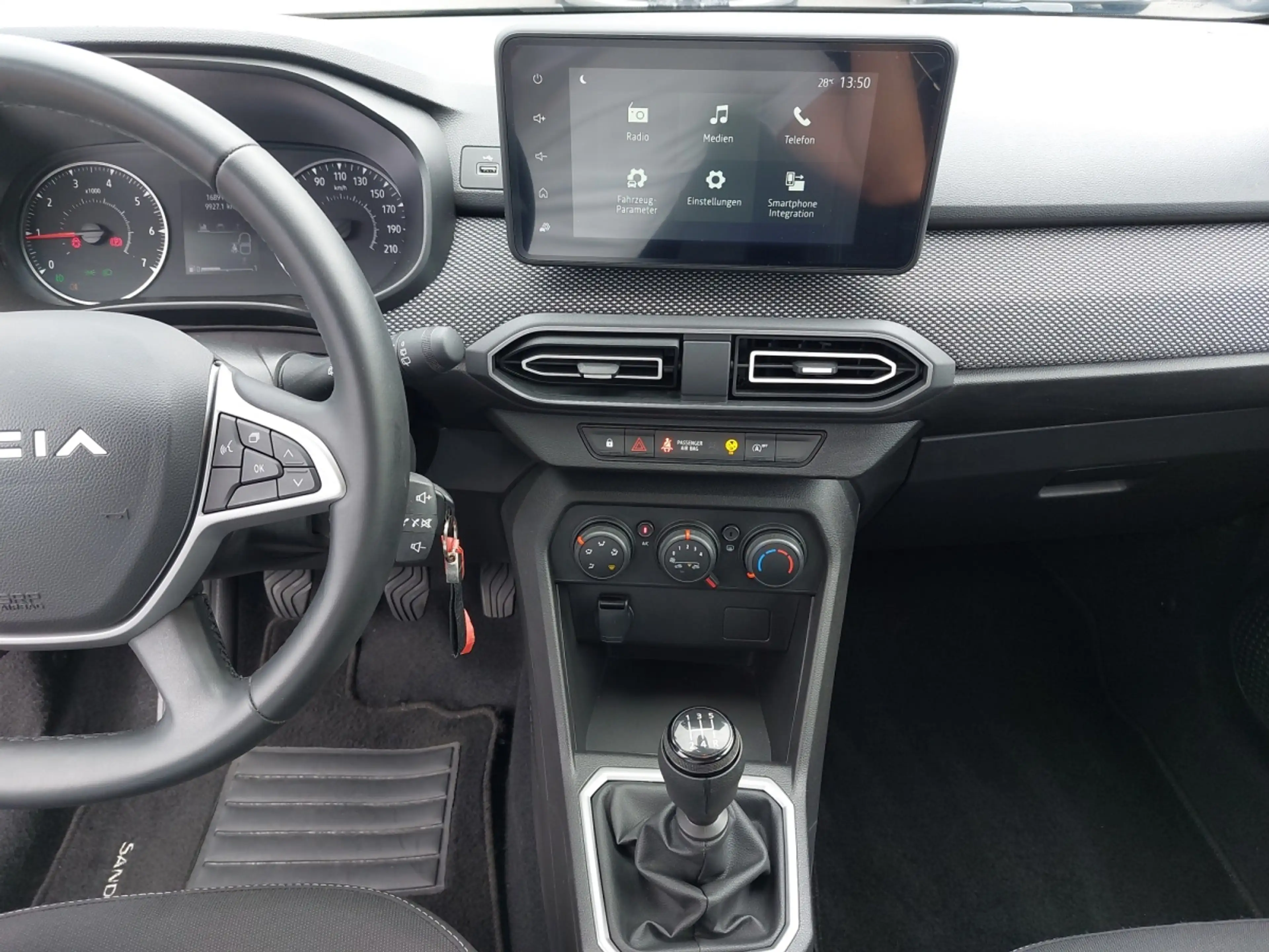 Dacia Sandero Expression SCe 65 — photo 9