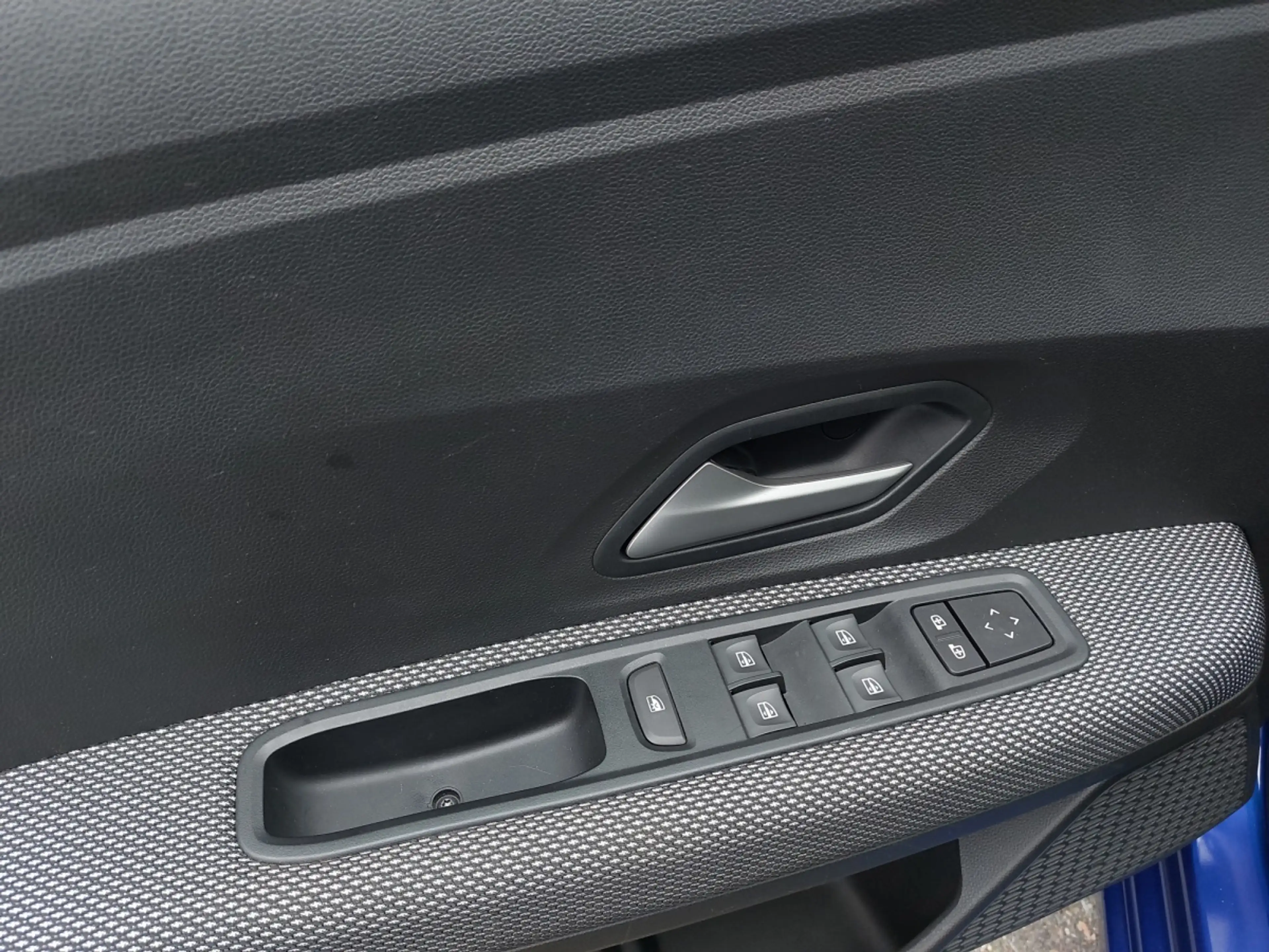 Dacia Sandero Expression SCe 65 — photo 18
