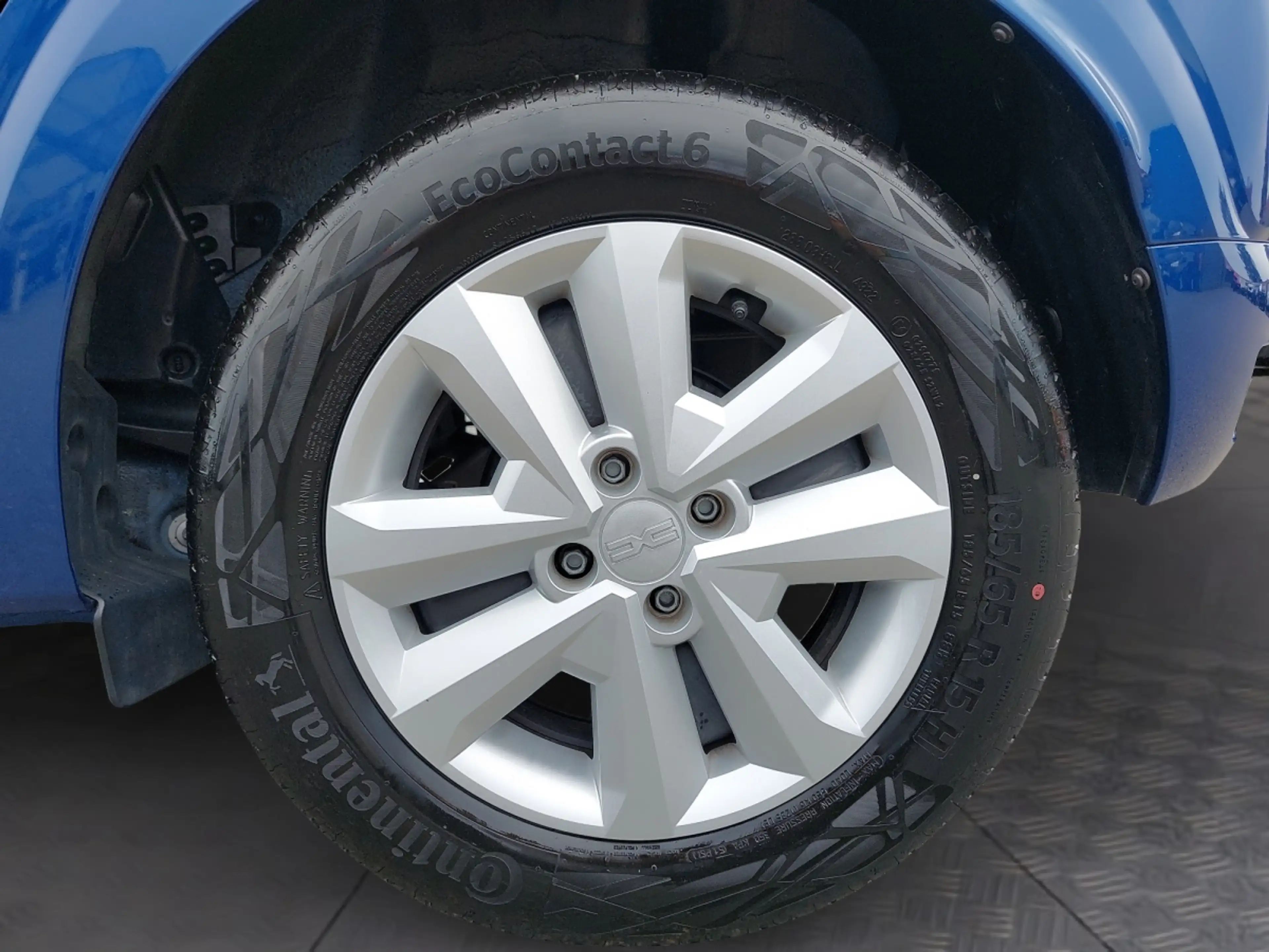 Dacia Sandero Expression SCe 65 — photo 14