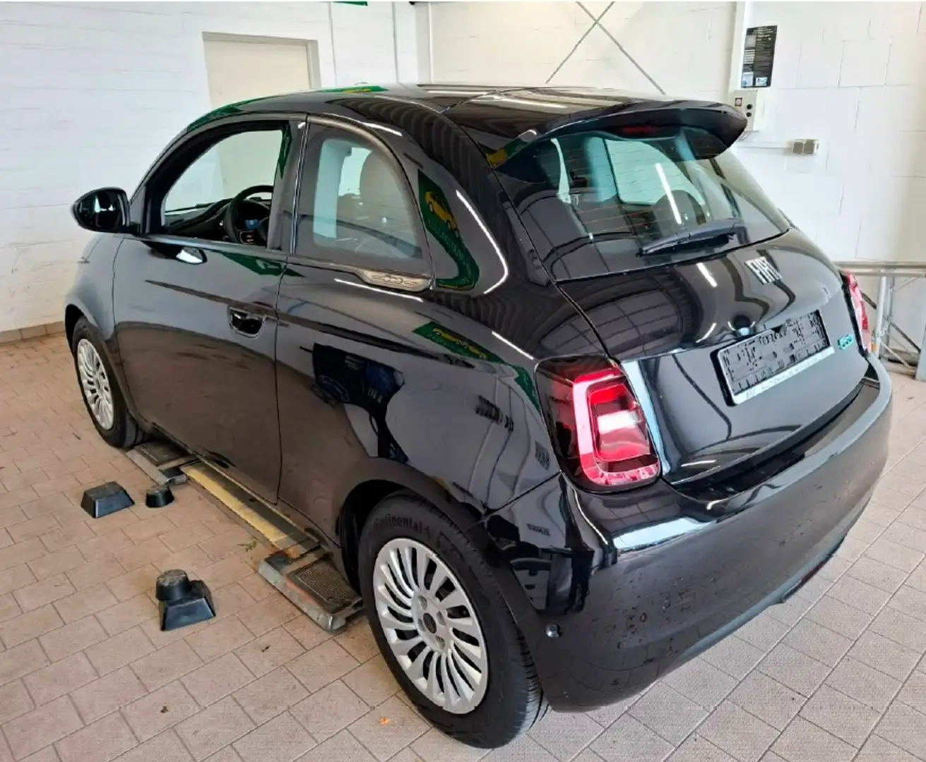 Fiat 500e 320 Km Reichweite Navi - Klimaautomatik Schwarz - 2