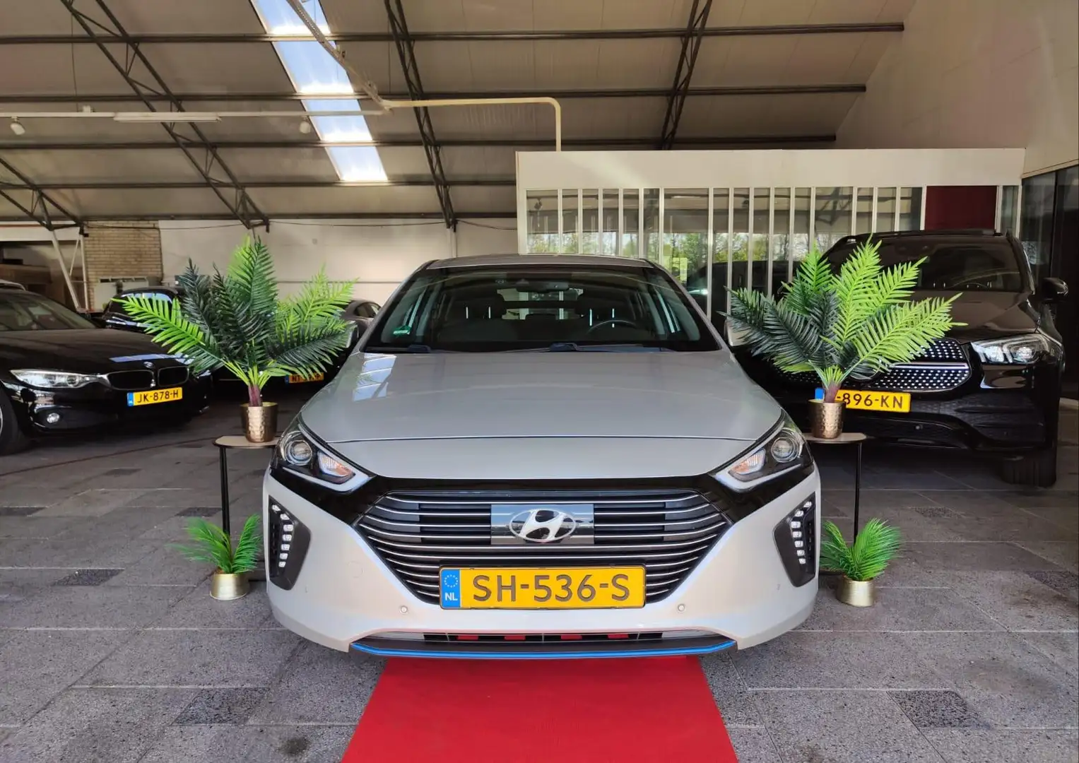 Hyundai IONIQ 1.6 GDi HYBRID CAMERA NAVI 2018 NAP! Grijs - 1