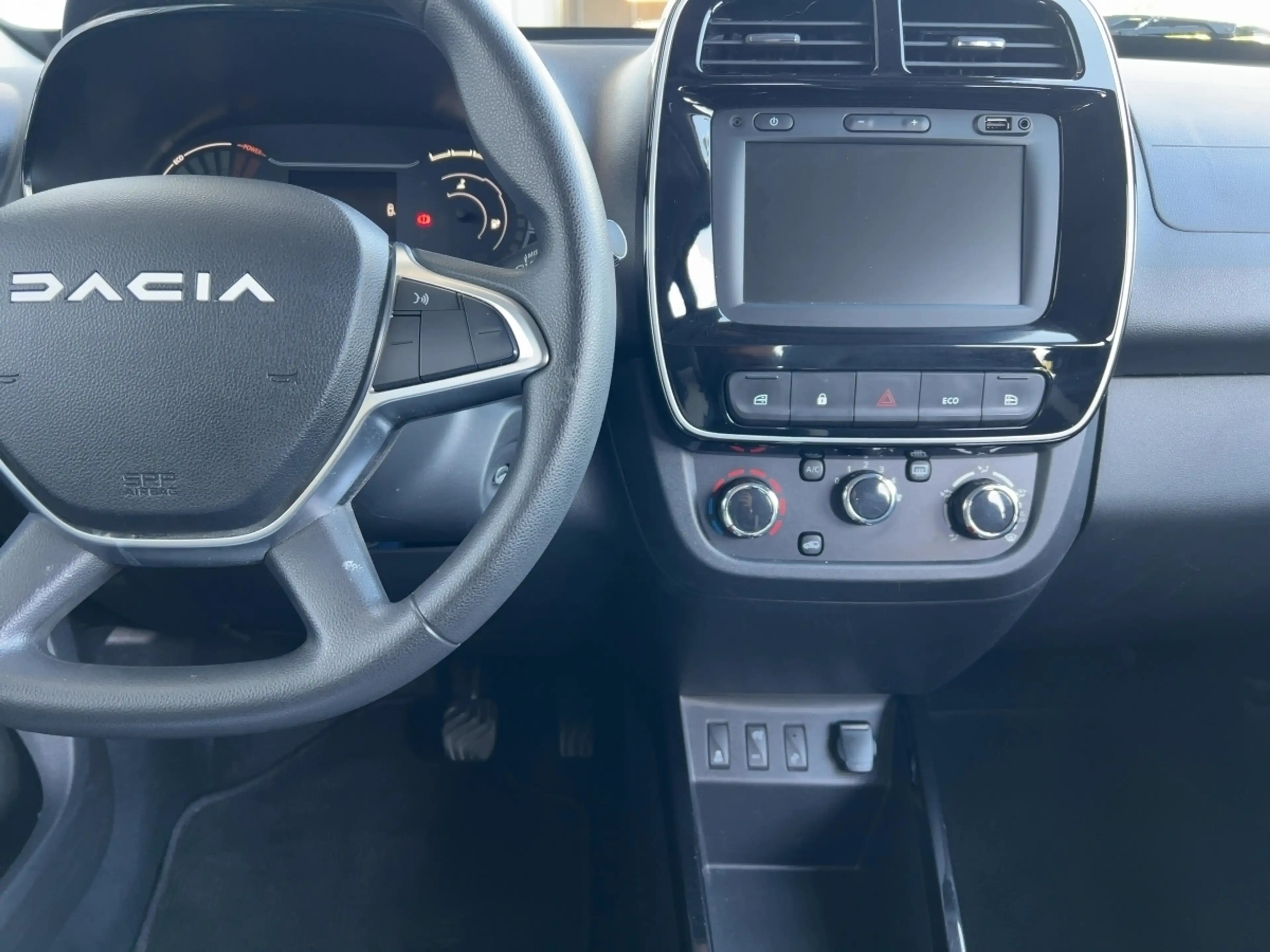 Dacia Spring Essential Elektric 45 — photo 12
