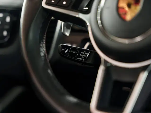 Porsche Cayenne view 9