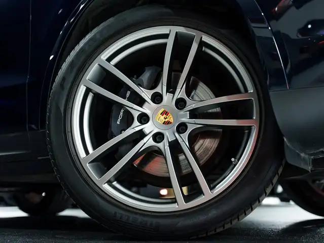 Porsche Cayenne view 7