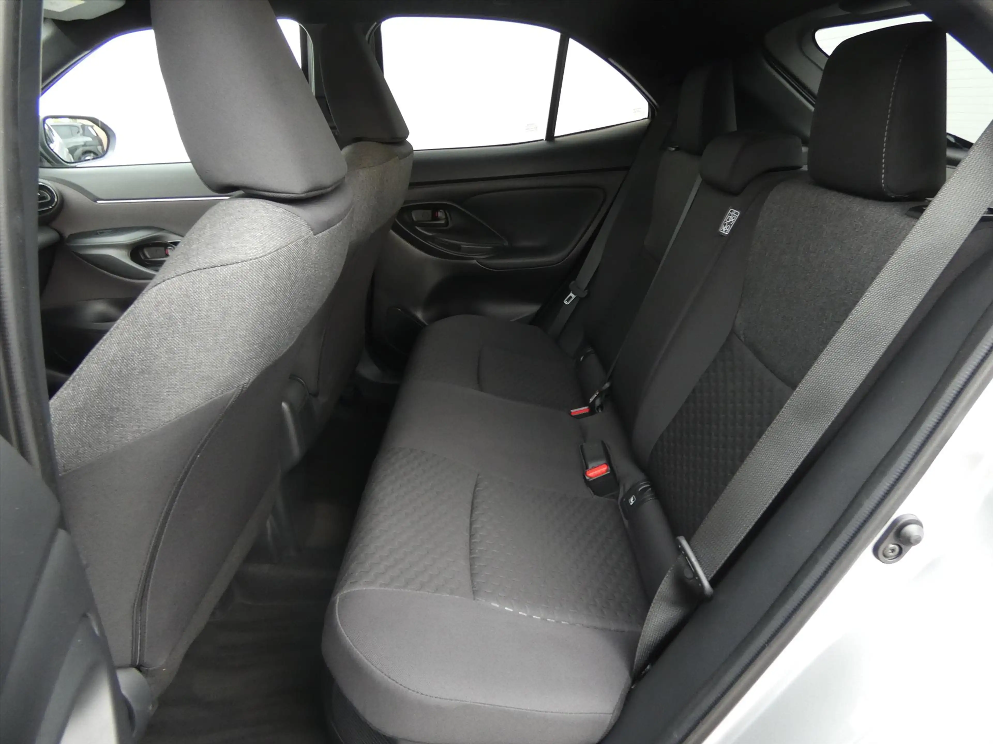 Toyota Yaris Cross 1.5 VVT-I Hybrid 116pk CVT Dynamic / 12.000 km !!! — photo 11