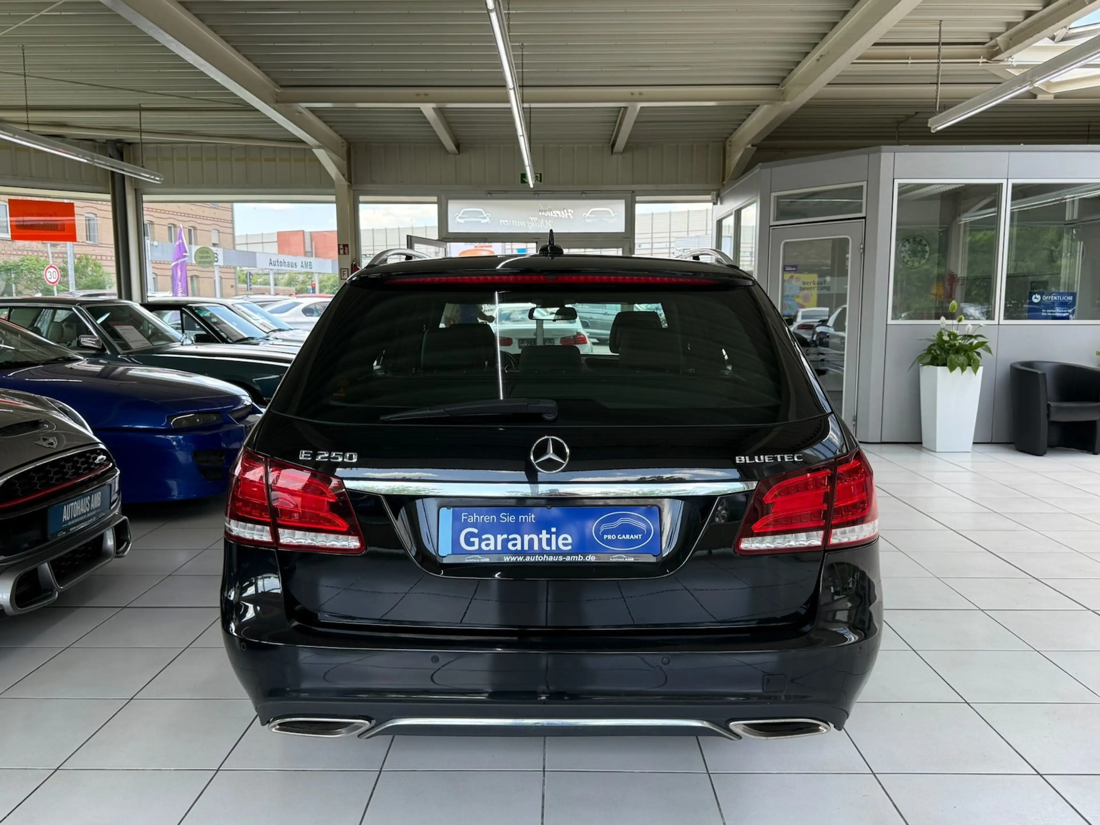 Mercedes-Benz E 250 T Aut. Leder Navi Sitzh. PDC GRA LED — photo 5