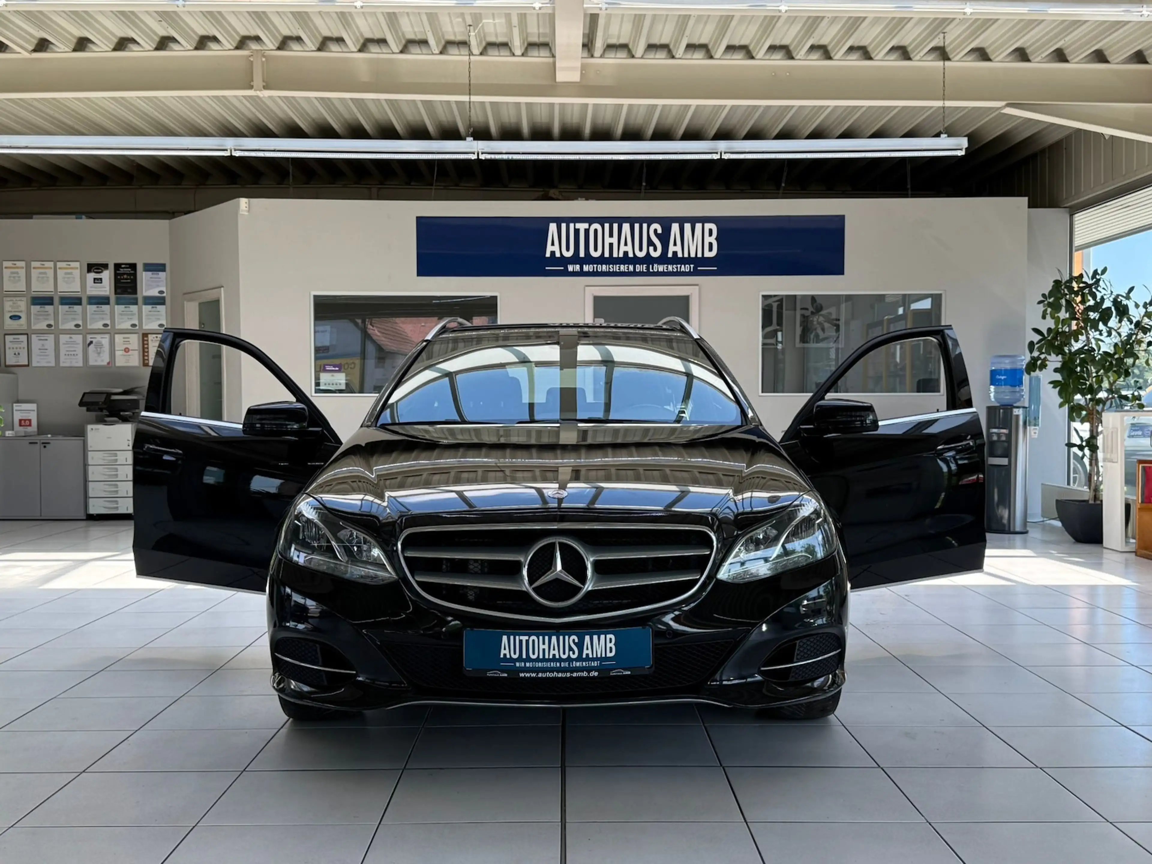 Mercedes-Benz E 250 T Aut. Leder Navi Sitzh. PDC GRA LED — photo 6